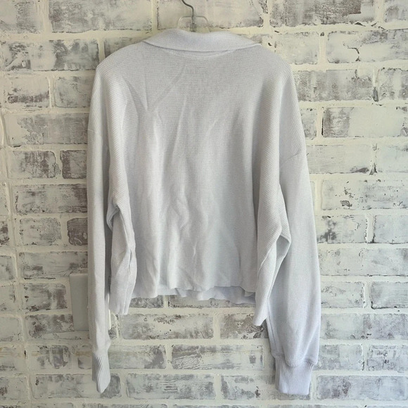 Hollister Boyfriend Tee White, Small, 1/4 Zip, Cropped Pull Over Shirt - Picture 3 of 3